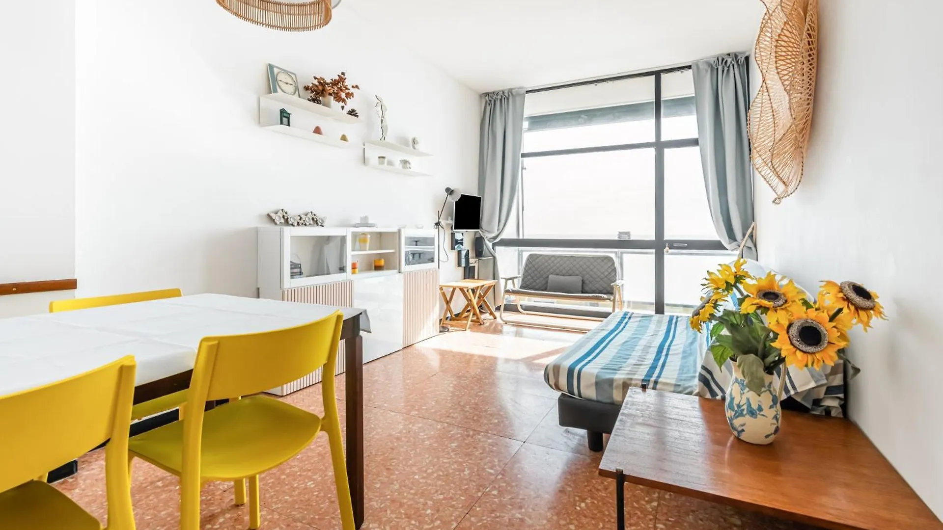 Deiva Marina Sea View Flat With Garage Apartment
