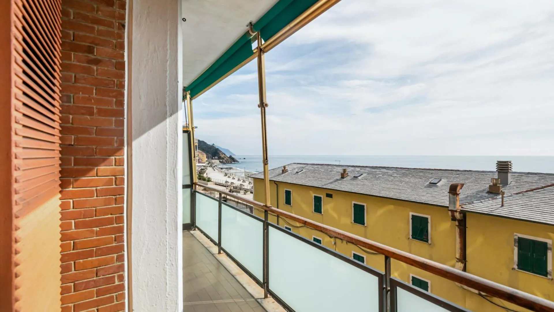 Deiva Marina Sea View Flat With Garage Apartment